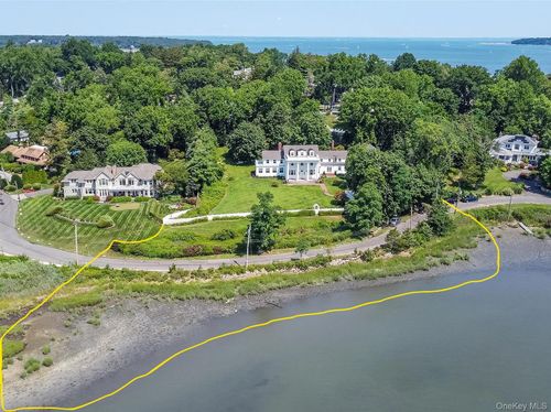 158 E Shore Rd, Halesite, NY, 11743-1140 | Card Image