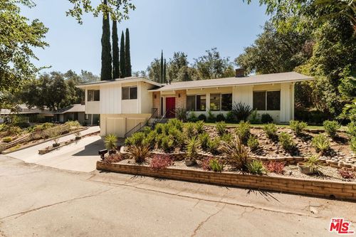 1728 Royal Blvd, Glendale, CA, 91207-1134 | Card Image