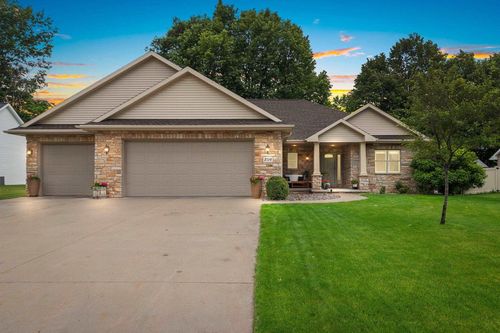 2114 North Gate Road, SUAMICO, WI, 54313 | Card Image