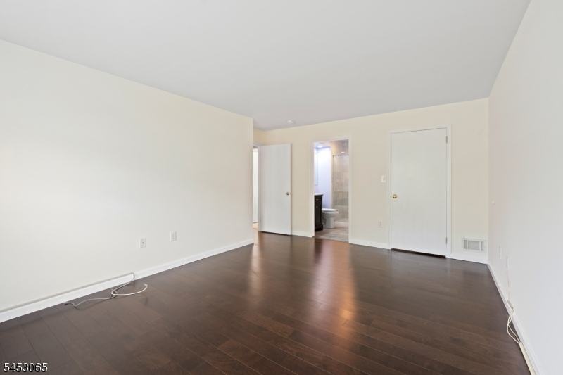 Residential Lease in Bridgewater Twp. 4