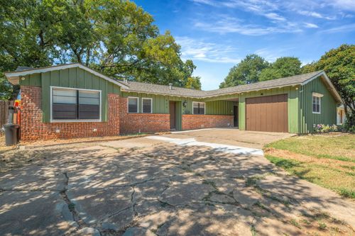 810 Arthur Dr, Arlington, TX, 76013-1539 | Card Image
