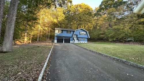 95 Longwood Lake Rd, Oak Ridge, NJ, 07438-9792 | Card Image