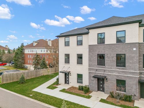 2845 Summers Pl, Troy, MI, 48084-2203 | Card Image