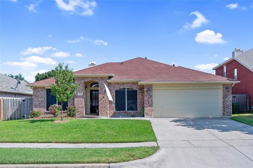 1020 Bonanza Dr, Arlington, TX, 76001-8535 | Card Image