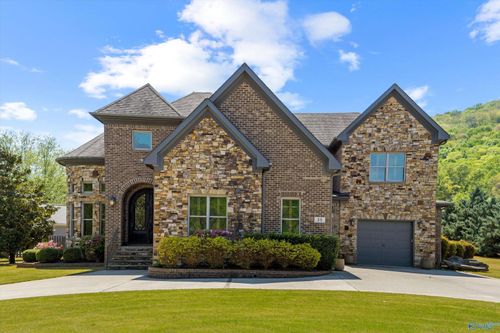 35 Mcmullen Ln Se, Gurley, AL, 35748-8000 | Card Image