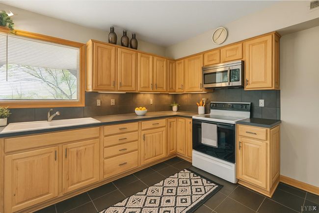 106 Catlett Ct, House other with 4 bedrooms, 2 bathrooms and null parking in Moneta VA | Image 6