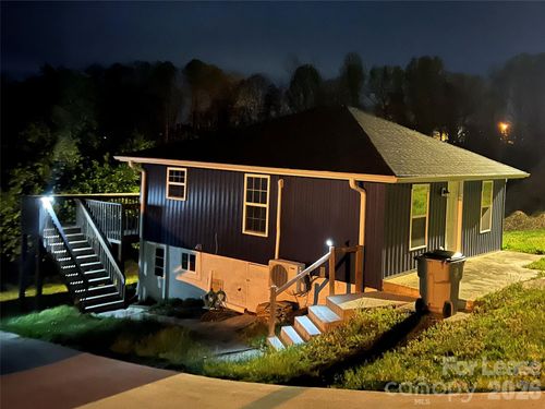 428 Folk St Nw, Lenoir, NC, 28645-4226 | Card Image