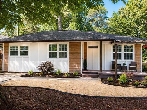 566 Woods Dr Nw, Atlanta, GA, 30318-6177 | Card Image