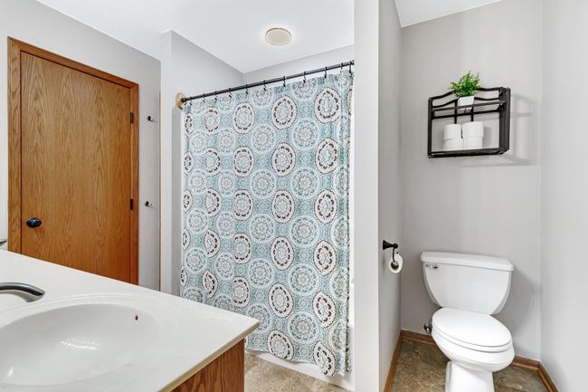 Full Bath | Image 16