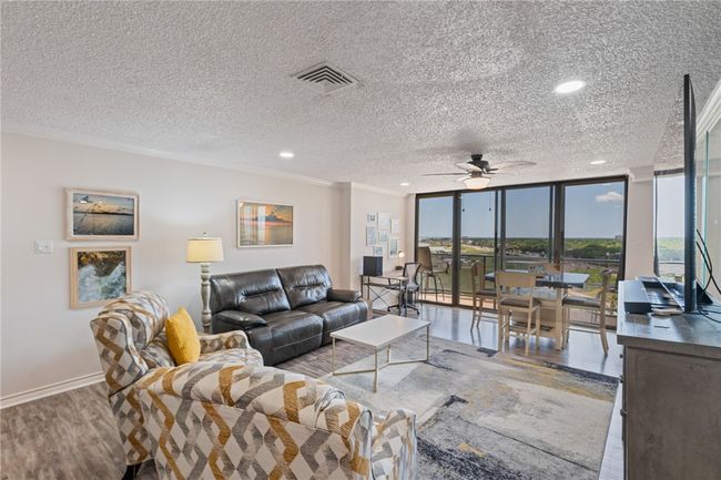APT-1002C - 1400 Ocean Dr, Condo with 2 bedrooms, 2 bathrooms and 2 parking in Corpus Christi TX | Image 4