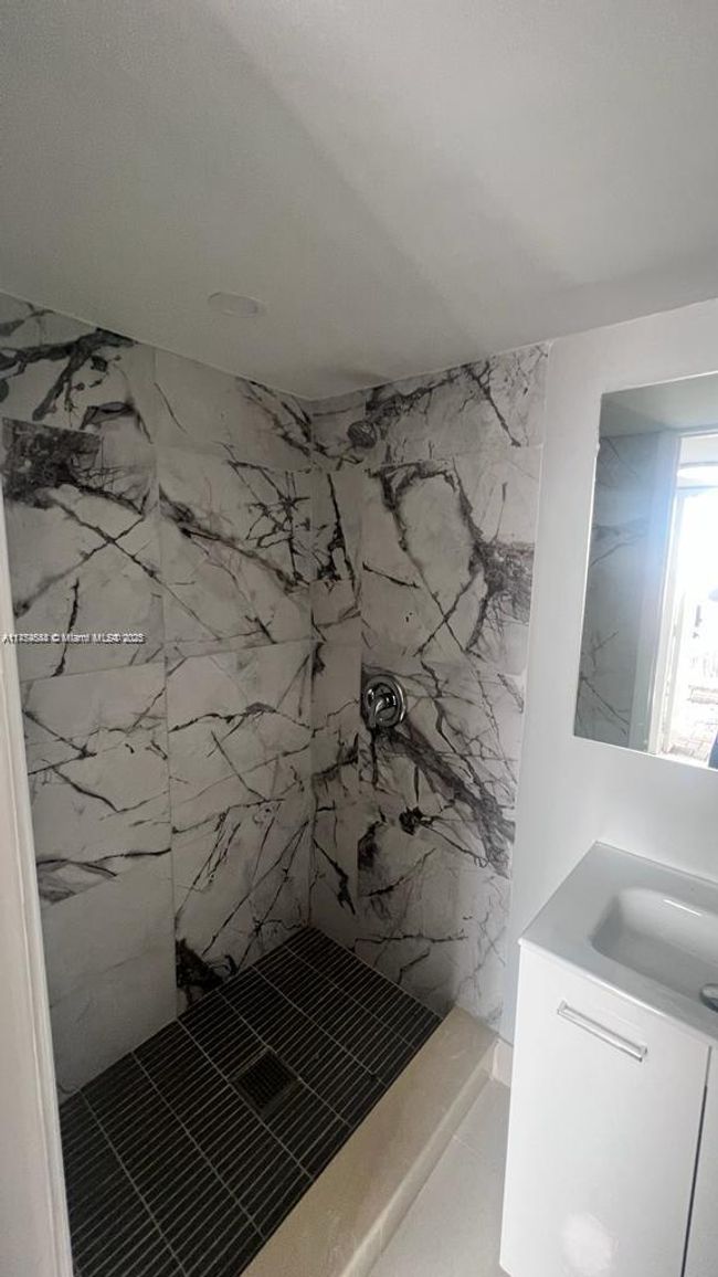 1 - 505 Sw 5 Th Ave, Home with 2 bedrooms, 2 bathrooms and null parking in Fort Lauderdale FL | Image 5