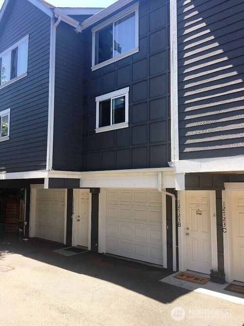 unit-a-12723 35th Ave Ne, Seattle, WA, 98125-4681 | Card Image