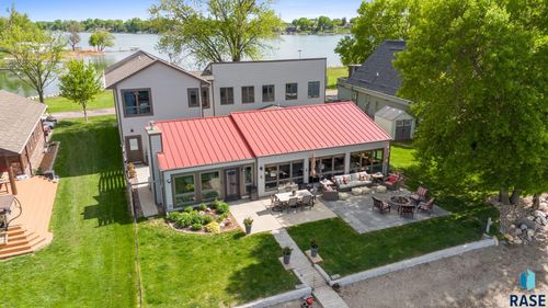 6604 Peninsula Pt, Wentworth, SD, 57075-7349 | Card Image