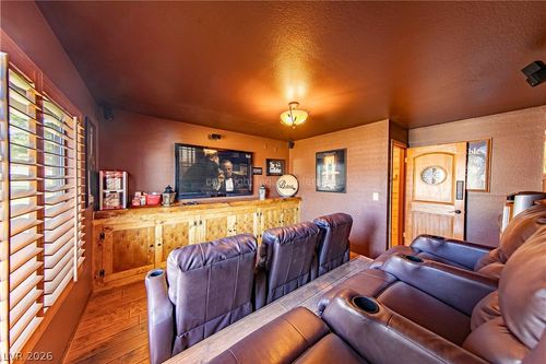1b-3b-6b-9b-390 E 300 S, Parowan, UT, 84761 | Card Image