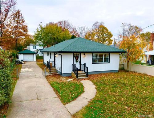 248 Kennedy Ave, Hempstead, NY, 11550-7526 | Card Image