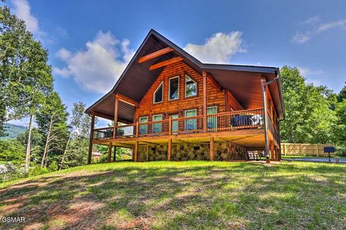 3805 Pleasant View Ln, Sevierville, TN, 37862-8454 | Card Image