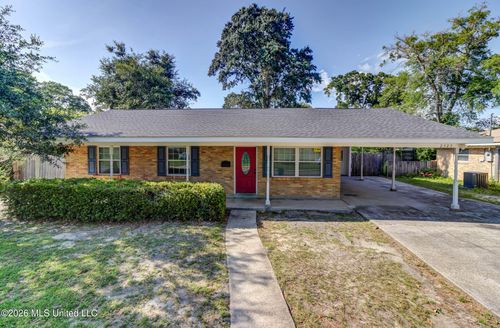 2323 Middlecoff Dr, Gulfport, MS, 39507-2235 | Card Image