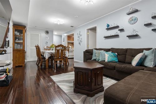 395 College Drive, Edison, NJ, 08817 | Card Image