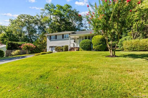 35 Gristmill Ln, Halesite, NY, 11743-2134 | Card Image