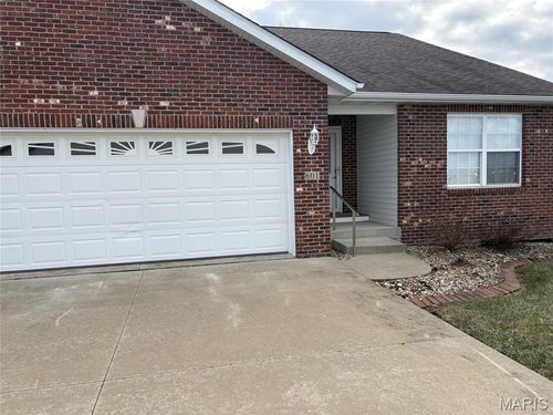 601 Elizabeth Dr, Litchfield, IL, 62056-1709 | Card Image