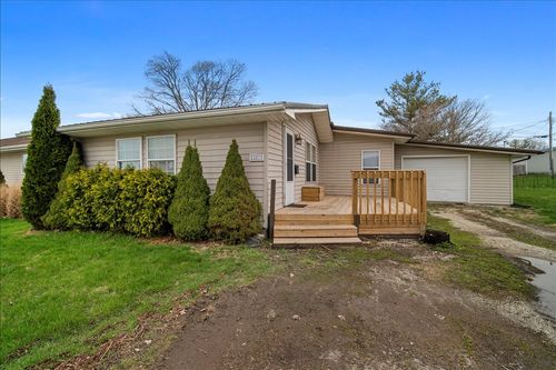 203 N Grove St, Lexington, IL, 61753-1128 | Card Image