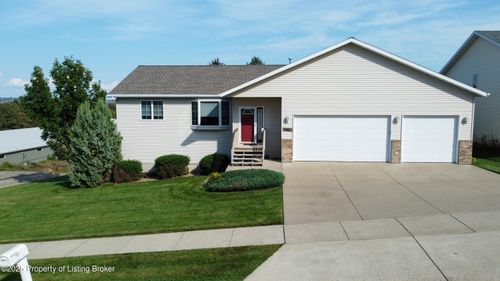 1708 14th Ave Se, Mandan, ND, 58554-4877 | Card Image