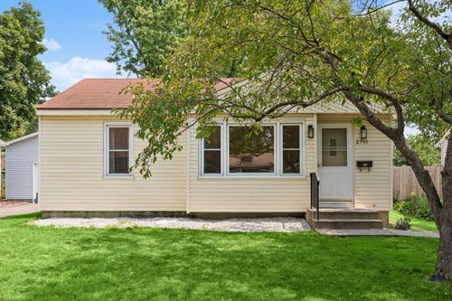 2933 Hillsboro Ave S, Saint Louis Park, MN, 55426-2927 | Card Image
