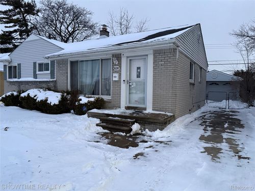 26261 Linwood St, Roseville, MI, 48066-4954 | Card Image