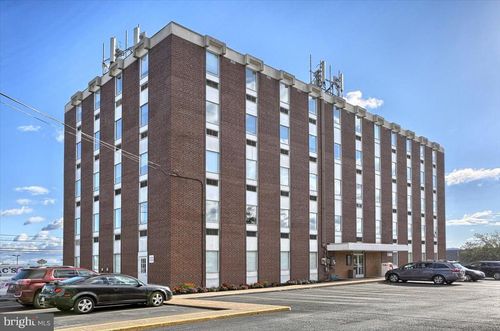 1104 Fernwood Ave, CAMP HILL, PA, 17011-6912 | Card Image