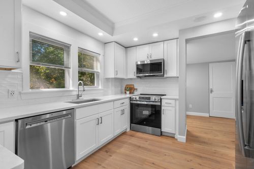 16 Webber Hill Rd, Swanzey, NH, 03446-2607 | Card Image