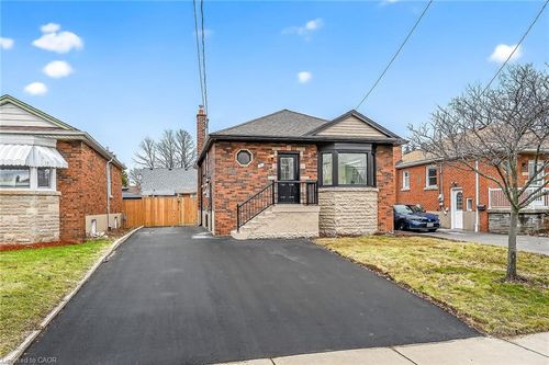 191 E 32nd St, Hamilton, ON, L8V3S1 | Card Image