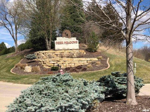 1266 33rd Avenue Cir, Silvis, IL, 61282-6004 | Card Image