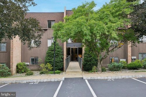 42 Hermitage Dr, NEW HOPE, PA, 18938-1054 | Card Image