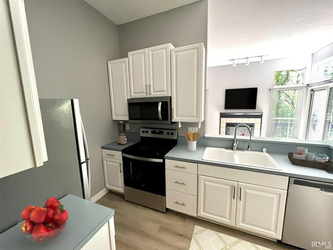 9724 S Bay Pointe Ln, Condo with 2 bedrooms, 2 bathrooms and null parking in Bloomington IN | Image 6