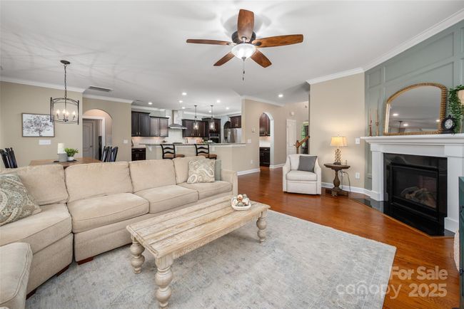Open concept living | Image 19