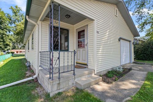 714 E Roland Street, Oconomowoc, WI, 53066 | Card Image