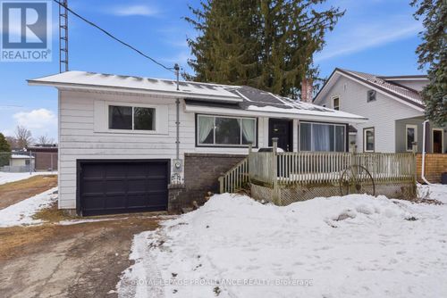 18 Quabbin Rd, Mallorytown, ON, K0E1R0 | Card Image