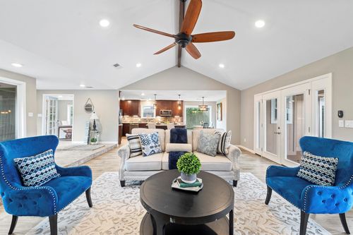 210 Big Hollow Ln, Houston, TX, 77042-1016 | Card Image