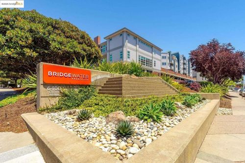 apt-5210-6400 Christie Ave, Emeryville, CA, 94608-1046 | Card Image