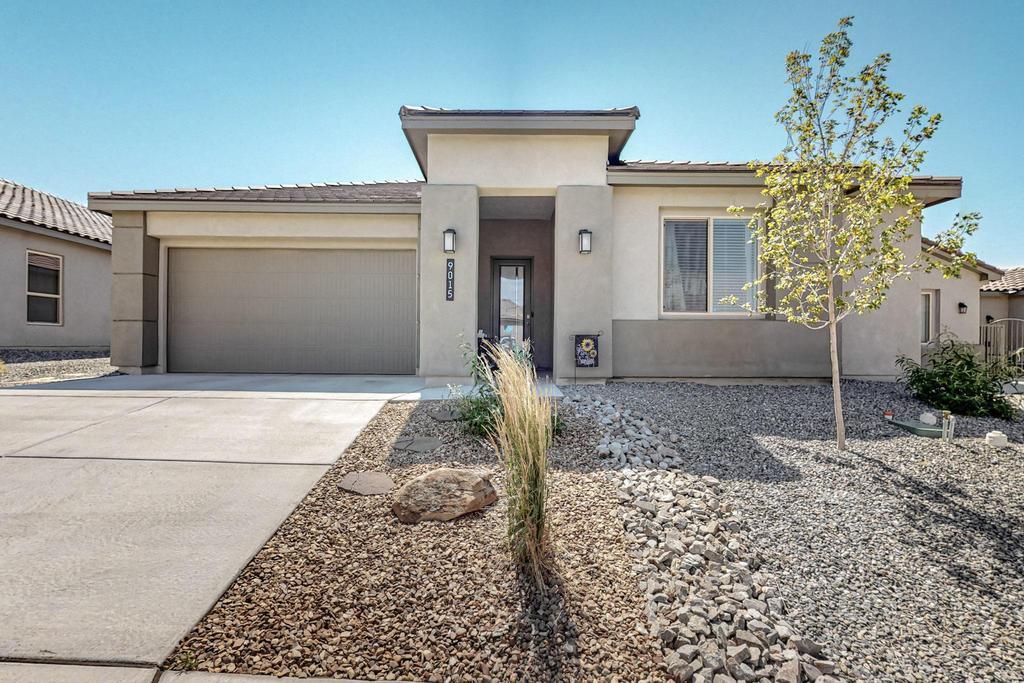 Manresa Dr, Albuquerque, NM 87114