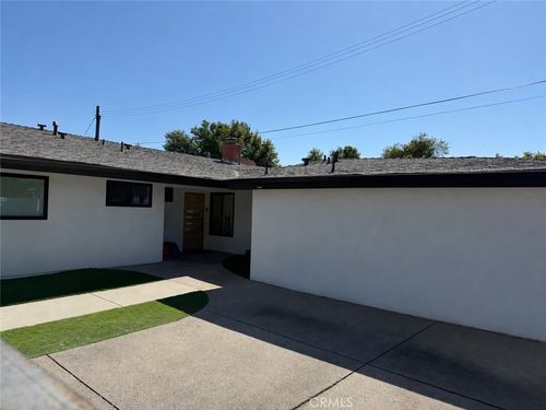 23030 Dolorosa St, Woodland Hills, CA, 91367-6105 | Card Image