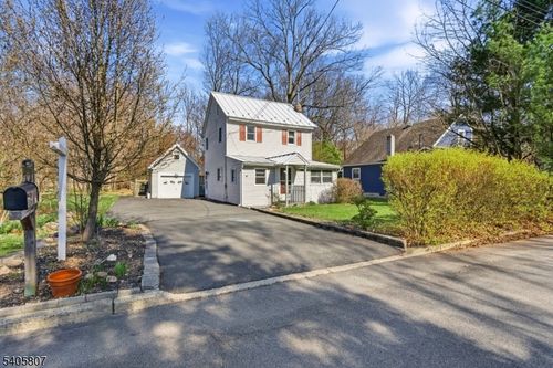 15 Parker Rd, Mount Arlington, NJ, 07856-1021 | Card Image