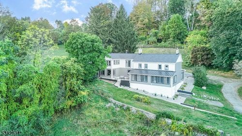 49 Mount Pleasant Rd, Columbia, NJ, 07832-2634 | Card Image