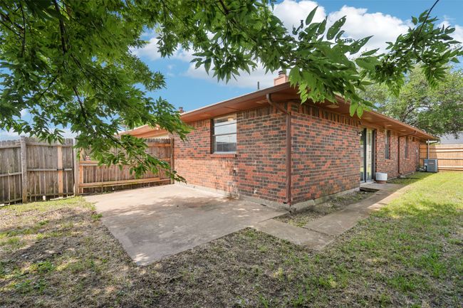 338 S Stewart Ave, Home with 6 bedrooms, 4 bathrooms and 4 parking in Lancaster TX | Image 29