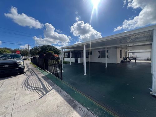 2800 Nw 164th St, Miami Gardens, FL, 33054-6422 | Card Image