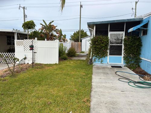 8268 Se Swan Ave, Hobe Sound, FL, 33455-5953 | Card Image