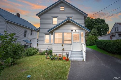 358 Roxford Rd N, Syracuse, NY, 13208-1946 | Card Image