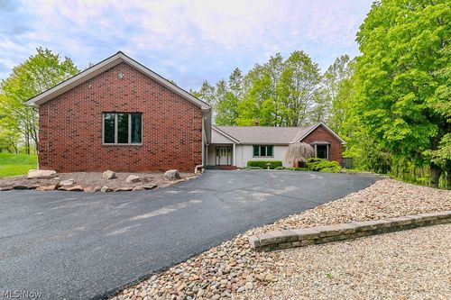 11530 Blackberry Ln, Chesterland, OH, 44026-1549 | Card Image