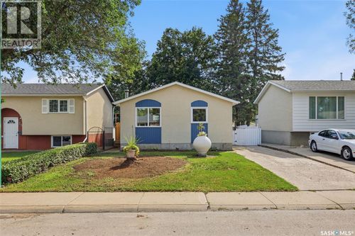 254 Mcmaster Cres, Saskatoon, SK, S7H4E3 | Card Image