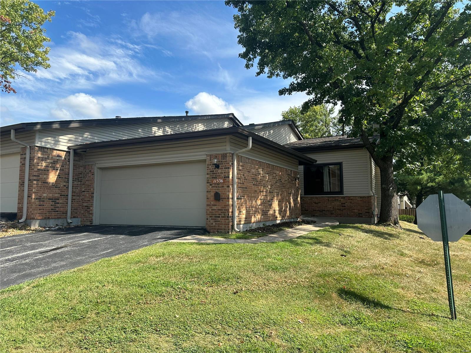 Northbrook Way, Saint Louis, MO 63146